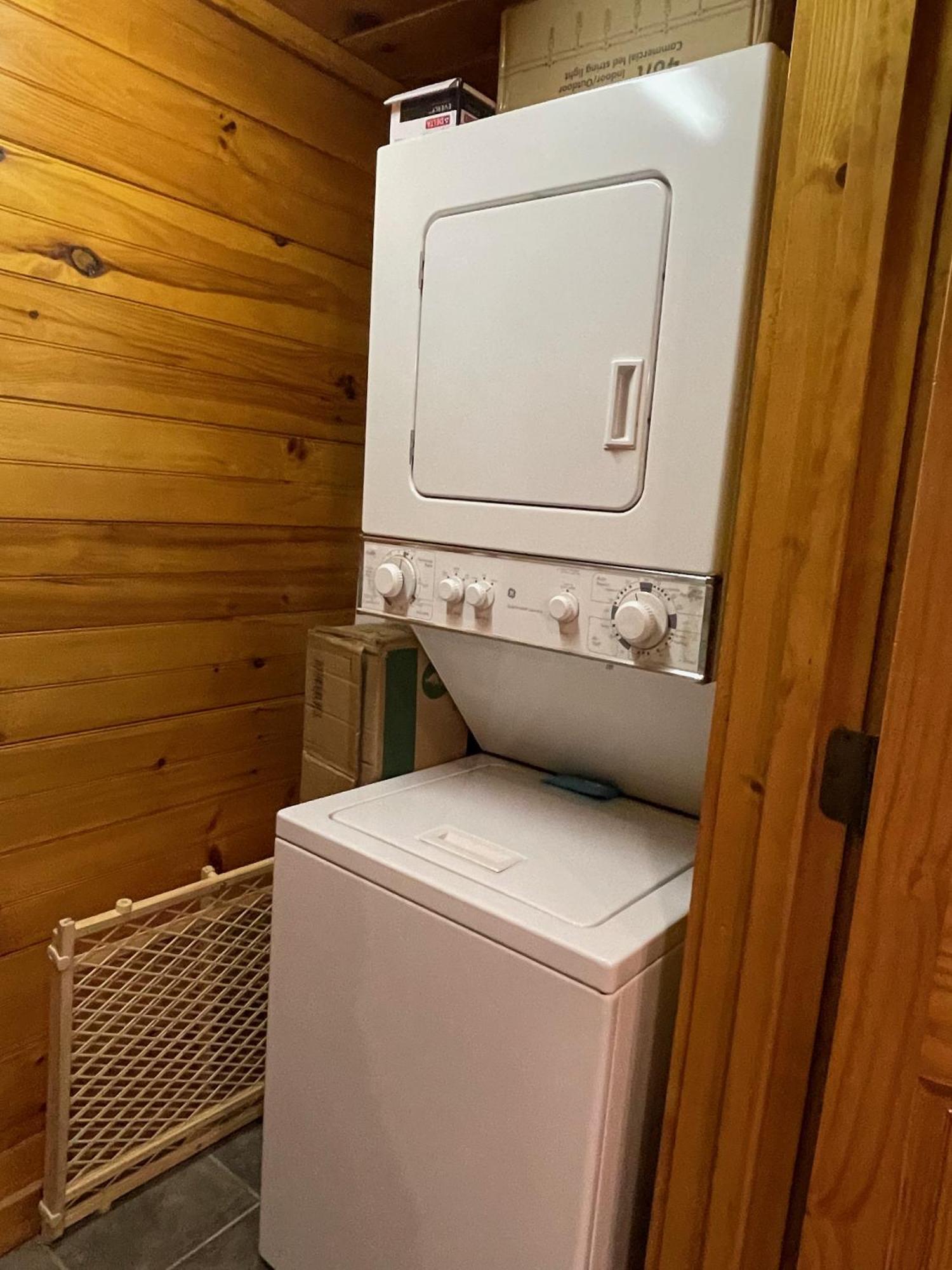 Spacious Resort Log Cabin, Easy Drive, Hot Tub, Arcade Gameroom, Mountain Vibe Гатлинбург Экстерьер фото