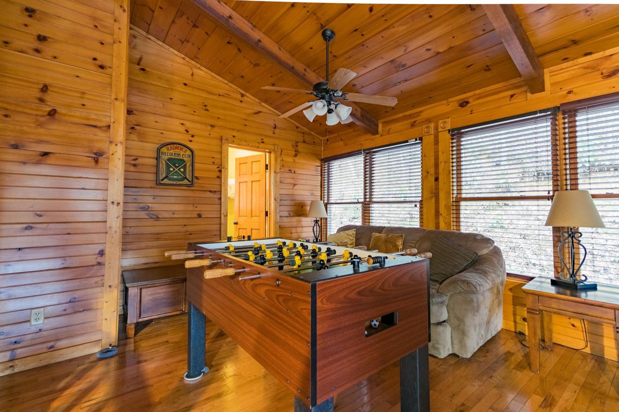 Spacious Resort Log Cabin, Easy Drive, Hot Tub, Arcade Gameroom, Mountain Vibe Гатлинбург Экстерьер фото